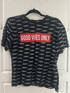 Good Vibes Only Black Graphic Tee
